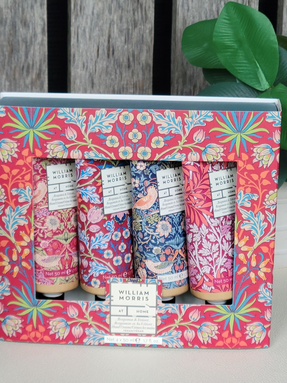 William Morris Hand Cream Set - Bergamot + Vetvier 4 Pack - Picture 2 of 4